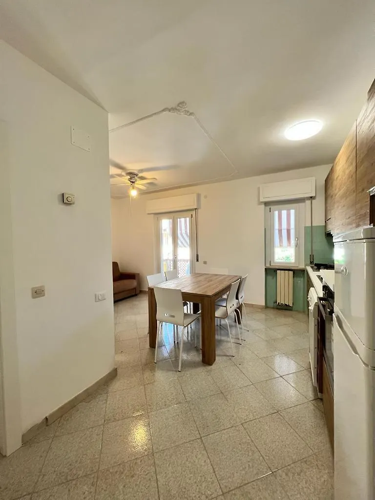 Follonica House Apartment